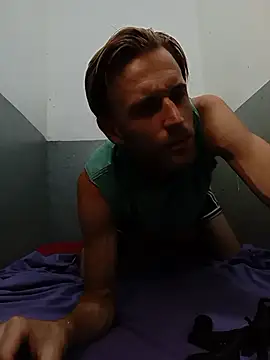 Snapshot of aquilesmade chatting on 11-09-25, 03:10 aquilesmade online show from 11-09-25, 03:10