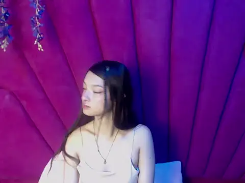 Snapshot of Aurora_18 chatting on 04-14-26, 02:34 Aurora 18 online show from 04-14-26, 02:34