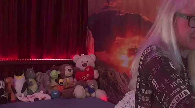 MoniCutex online show from 12-14-24, 02:56
