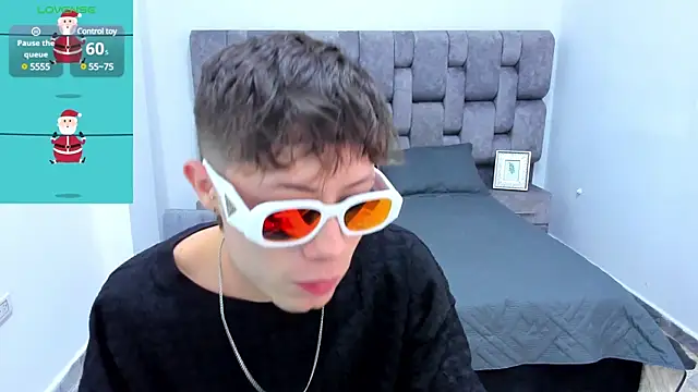 Snapshot of MarcusCollinss_ chatting on 12-14-24, 04:09 MarcusCollinss online show from 12-14-24, 04:09