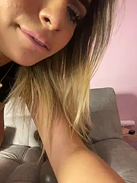 MiaWhitePink  online show from 02-07-25, 11:12