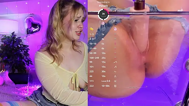 Snapshot of Sexydoll112 chatting on 02-14-25, 09:13 Sexydoll112 online show from 02-14-25, 09:13