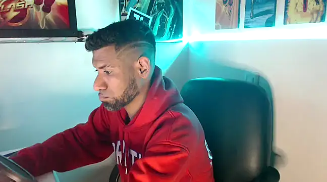 Snapshot of Enriblack92 chatting on 12-03-24, 12:13 Enriblack92 online show from 12-03-24, 12:13