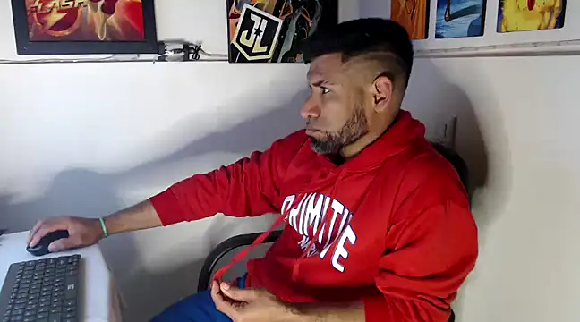 Snapshot of Enriblack92 chatting on 12-03-24, 03:20 Enriblack92 online show from 12-03-24, 03:20