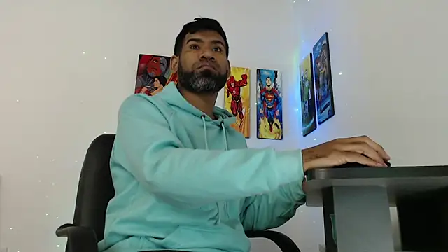 Snapshot of Enriblack92 chatting on 12-30-24, 02:40 Enriblack92 online show from 12-30-24, 02:40