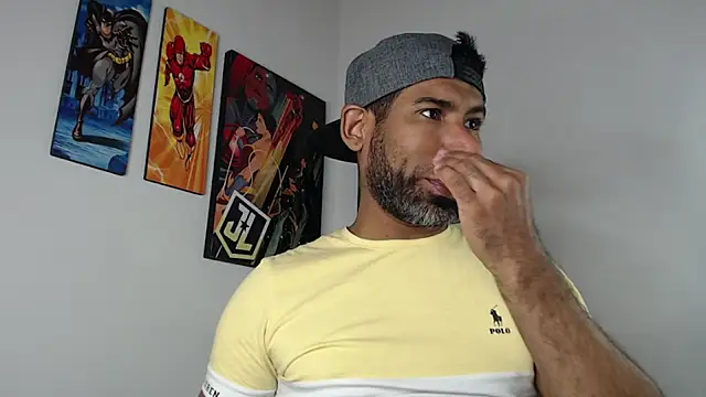 Snapshot of Enriblack92 chatting on 01-24-25, 11:04 Enriblack92 online show from 01-24-25, 11:04