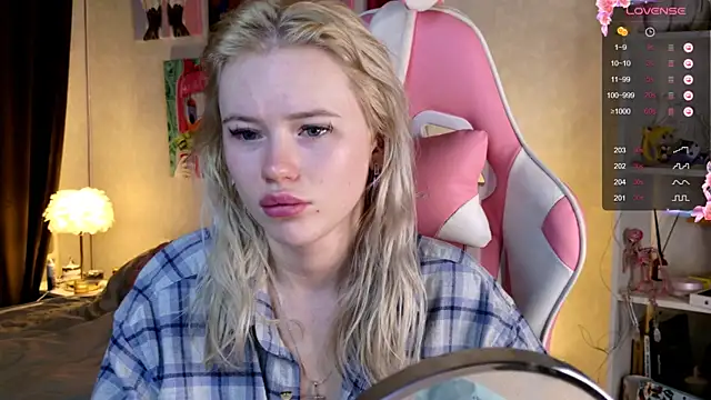 LexieLoree online show from 12-13-24, 03:38