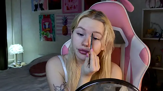 LexieLoree online show from 01-29-25, 03:54