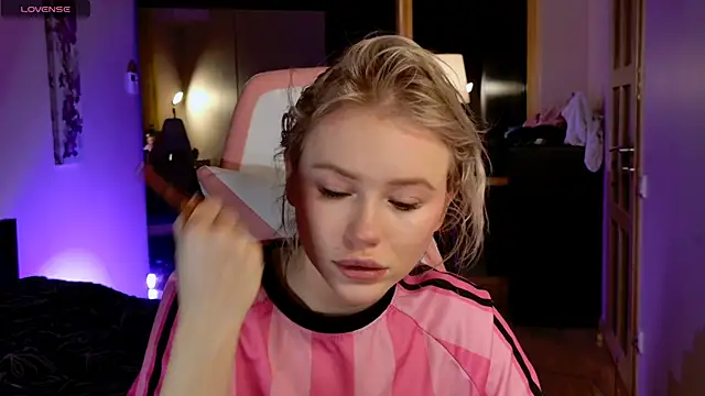 LexieLoree online show from 03-03-25, 04:14