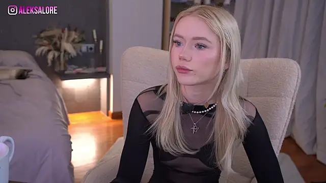 LexieLoree online show from 04-13-26, 02:28