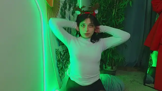 ari rari online show from 12-25-24, 12:05