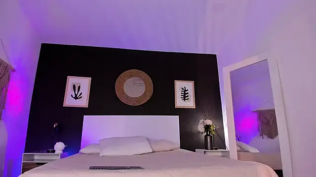 VioletPaket online show from 10-03-25, 11:40