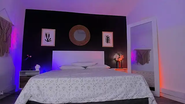 VioletPaket online show from 11-04-25, 11:42