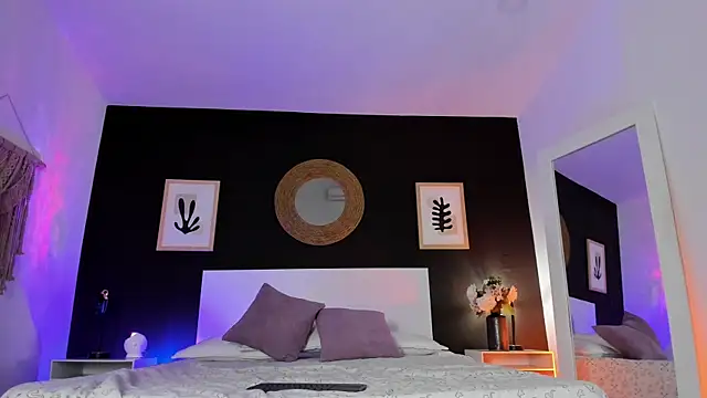 VioletPaket online show from 11-11-25, 11:54