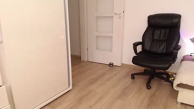 amberdoll4u online show from 02-17-25, 09:35