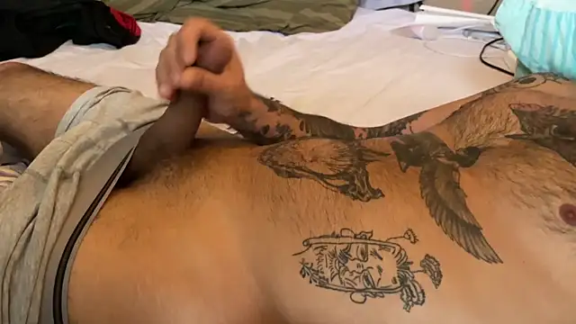 Snapshot of kameray12 chatting on 03-19-25, 01:18 kameray12 online show from 03-19-25, 01:18