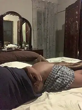 Snapshot of DManL chatting on 12-17-25, 09:10 DManL online show from 12-17-25, 09:10