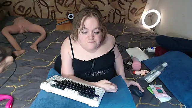 MiniNatalie online show from 02-21-25, 07:34