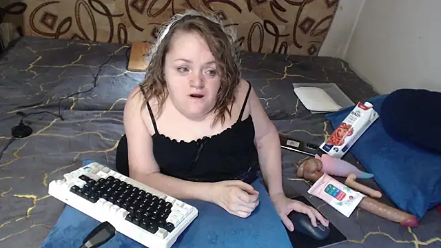 MiniNatalie online show from 02-24-25, 06:26