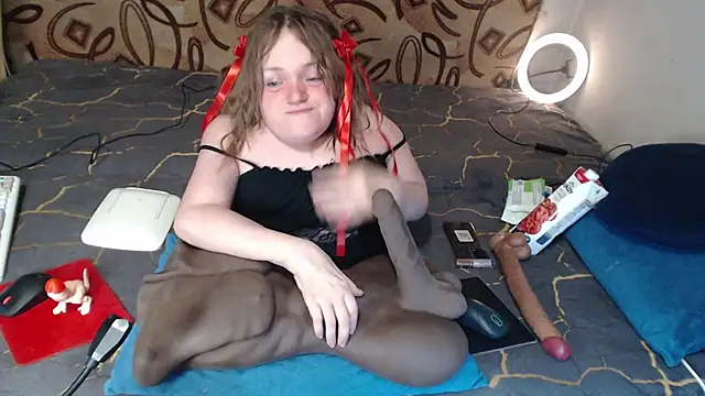 MiniNatalie online show from 03-02-25, 10:27