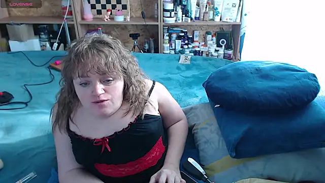 MiniNatalie online show from 10-14-25, 07:53