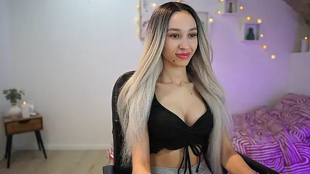 Snapshot of Amai__Liu chatting on 03-04-25, 07:11 Amai Liu online show from 03-04-25, 07:11