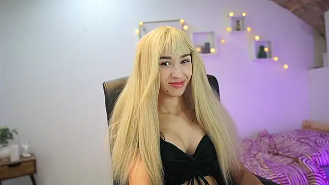 Snapshot of Amai__Liu chatting on 10-19-25, 05:57 Amai Liu online show from 10-19-25, 05:57