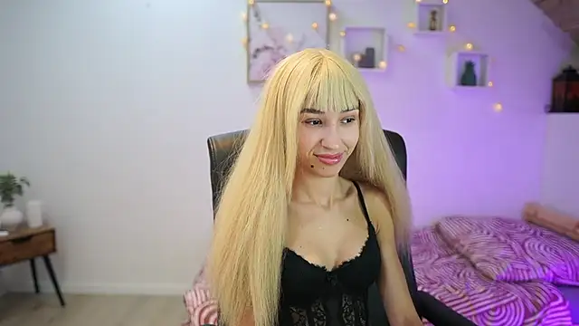 Snapshot of Amai__Liu chatting on 11-05-25, 06:52 Amai Liu online show from 11-05-25, 06:52