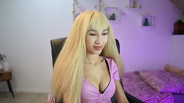 Snapshot of Amai__Liu chatting on 11-08-25, 06:51 Amai Liu online show from 11-08-25, 06:51