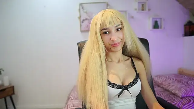 Snapshot of Amai__Liu chatting on 11-10-25, 07:13 Amai Liu online show from 11-10-25, 07:13