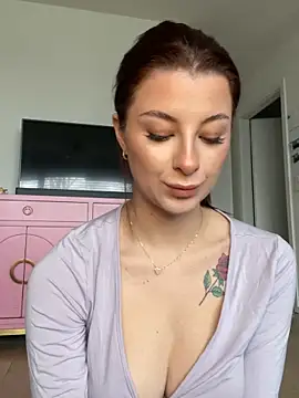 Mia-Minou online show from 04-01-26, 08:04