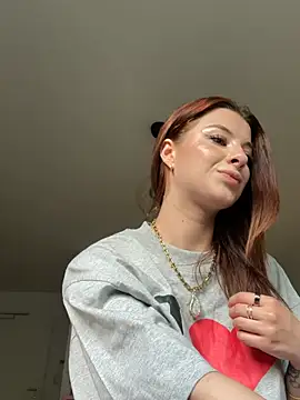 Mia-Minou online show from 05-23-26, 05:06