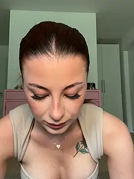 Mia-Minou online show from 07-04-26, 08:42