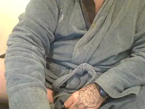 Snapshot of oldenglishguy chatting on 12-14-24, 07:51 oldenglishguy online show from 12-14-24, 07:51