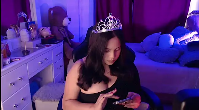 Snapshot of Beamber_ chatting on 12-28-24, 10:02 Beamber  online show from 12-28-24, 10:02