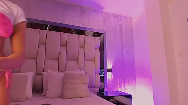  CurlyGirl  online show from 01-07-26, 08:11