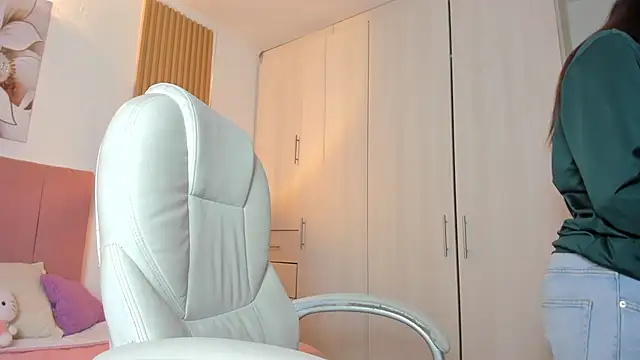 mia nevaeh online show from 12-21-24, 09:04