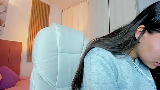 mia nevaeh online show from 01-24-25, 09:15