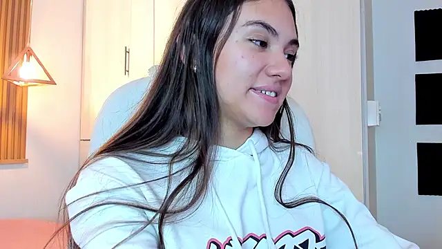 mia nevaeh online show from 01-30-25, 07:59