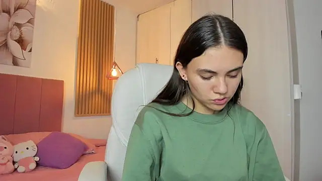 mia nevaeh online show from 03-03-25, 08:54