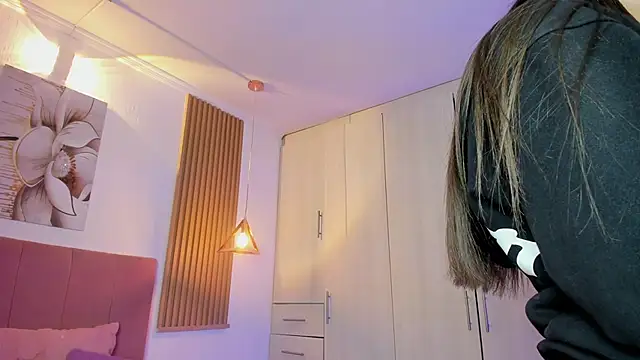 mia nevaeh online show from 09-09-25, 08:19