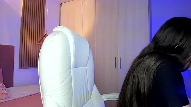 mia nevaeh online show from 12-16-25, 08:25