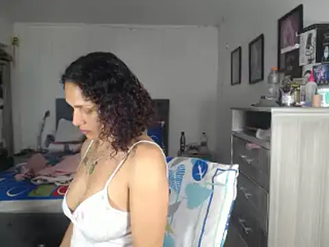 Snapshot of Corina_hot chatting on 12-29-24, 07:50 Corina hot online show from 12-29-24, 07:50