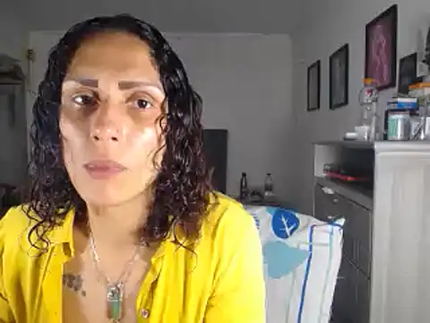 Snapshot of Corina_hot chatting on 01-08-25, 09:12 Corina hot online show from 01-08-25, 09:12