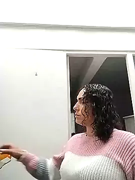 Snapshot of Corina_hot chatting on 01-25-25, 08:53 Corina hot online show from 01-25-25, 08:53