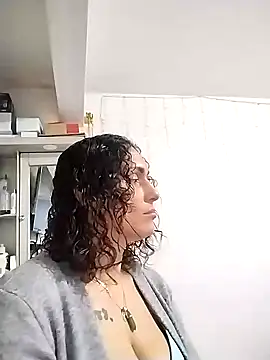 Snapshot of Corina_hot chatting on 01-27-25, 10:16 Corina hot online show from 01-27-25, 10:16