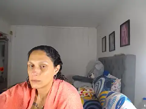 Snapshot of Corina_hot chatting on 02-06-25, 11:04 Corina hot online show from 02-06-25, 11:04