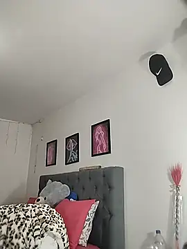 Snapshot of Corina_hot chatting on 03-19-25, 08:43 Corina hot online show from 03-19-25, 08:43