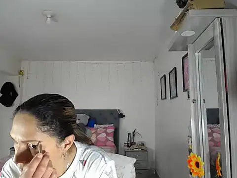 Snapshot of Corina_hot chatting on 09-22-25, 07:16 Corina hot online show from 09-22-25, 07:16