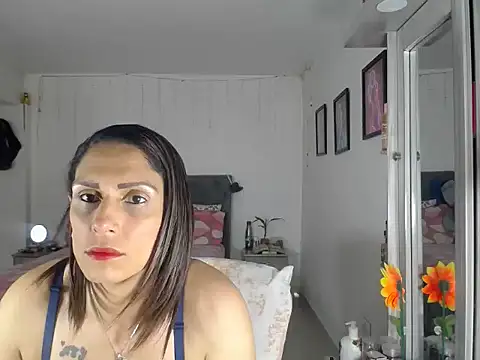 Snapshot of Corina_hot chatting on 10-03-25, 08:17 Corina hot online show from 10-03-25, 08:17